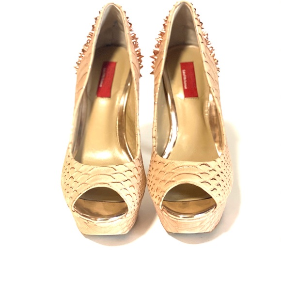 RED Saks Fifth Avenue. Fun style high heels pumps - Picture 4 of 13